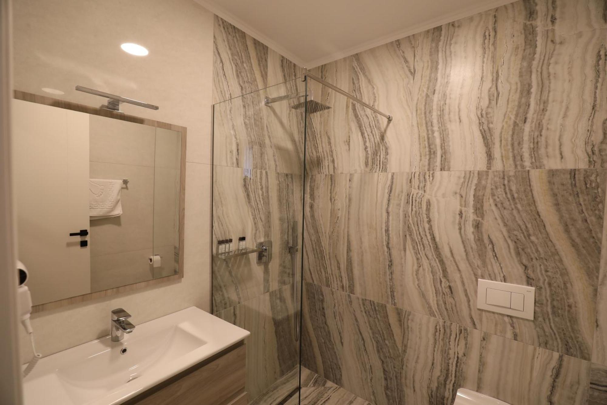 Dallga Suites Tushemisht Exteriér fotografie