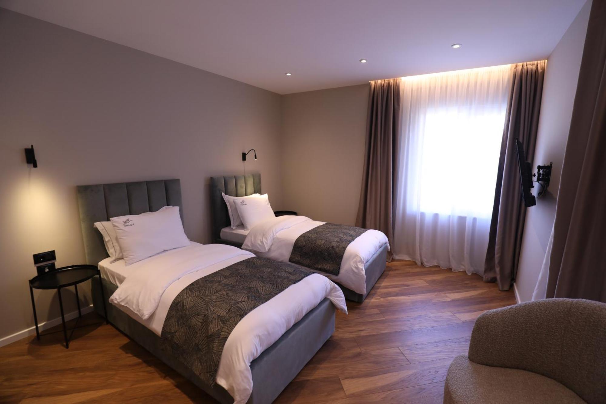 Dallga Suites Tushemisht Exteriér fotografie
